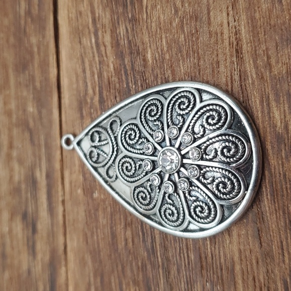 Mandala teardrop swirl pendant‎